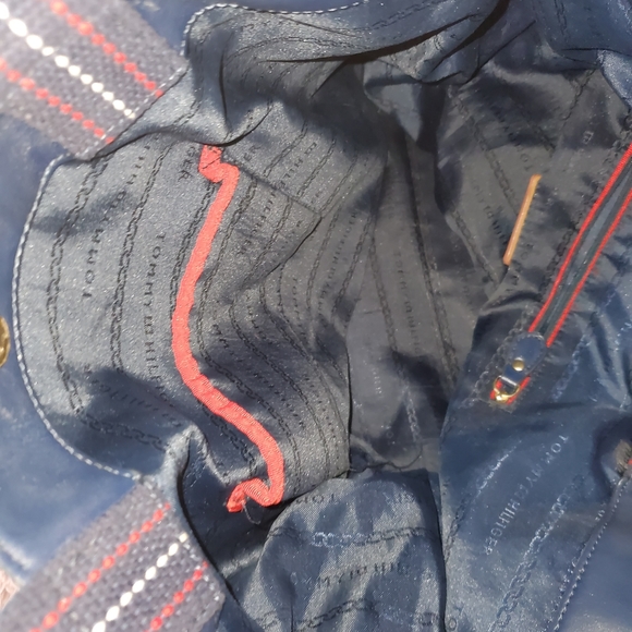 Tommy Hilfiger tote bag purse - Picture 7 of 7